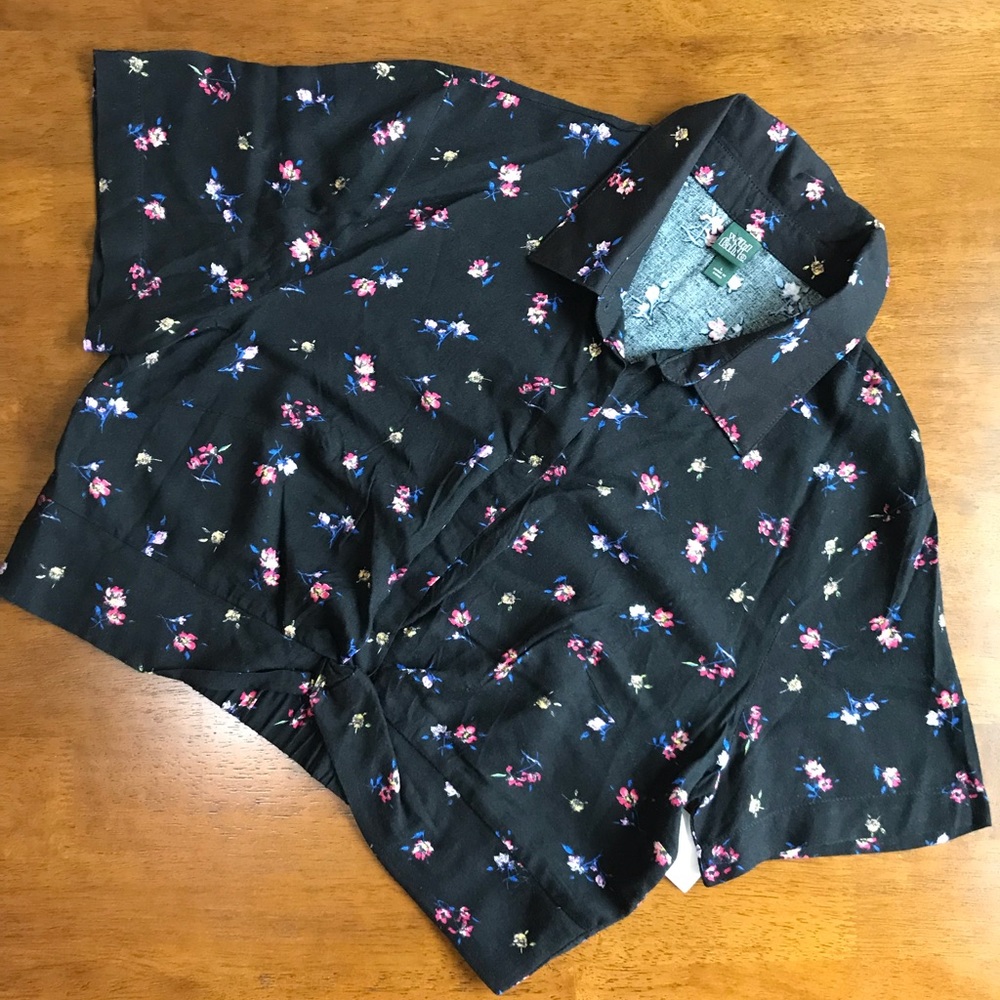 Black Floral Twist Front Crop Top